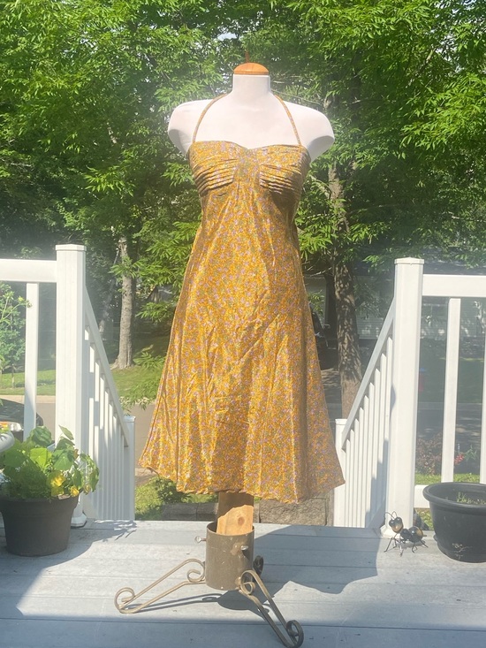 Dresses & Skirts - PURE SILK Golden floral midi